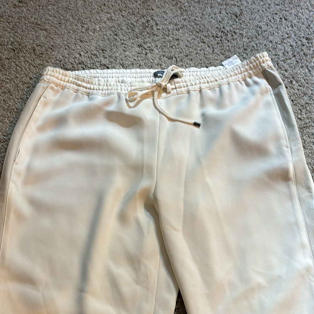 Vince silky cream jogger pants with leather side detail - Picture 4 of 7